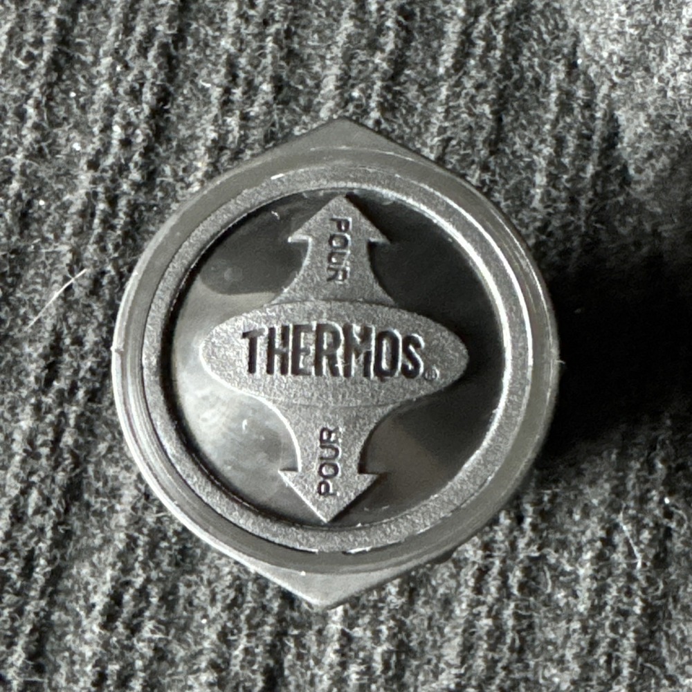 2" REPLACEMENT BLACK THERMOS POUR THROUGH SCREW ON STOPPER